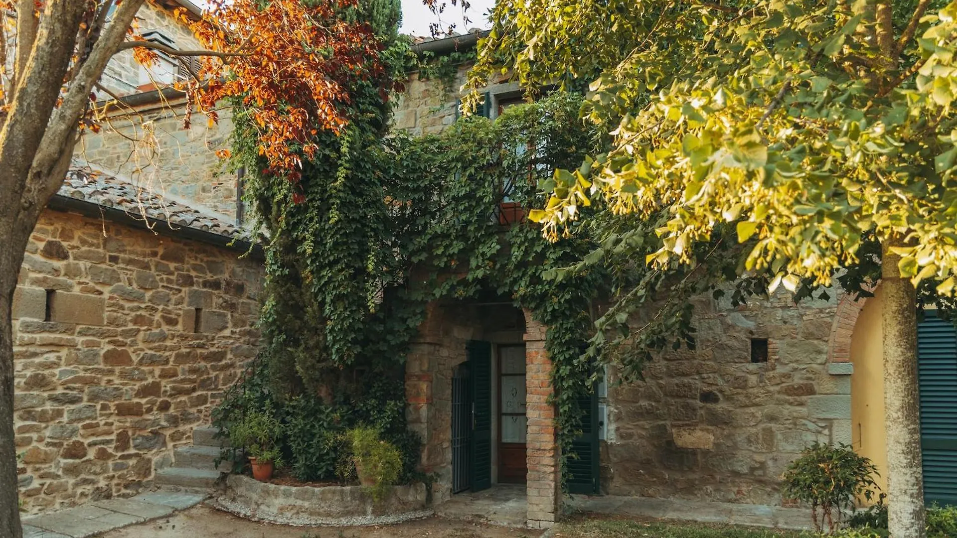 Holiday home Rustic Farmhouse In Cortona With Swimming Pool Villa