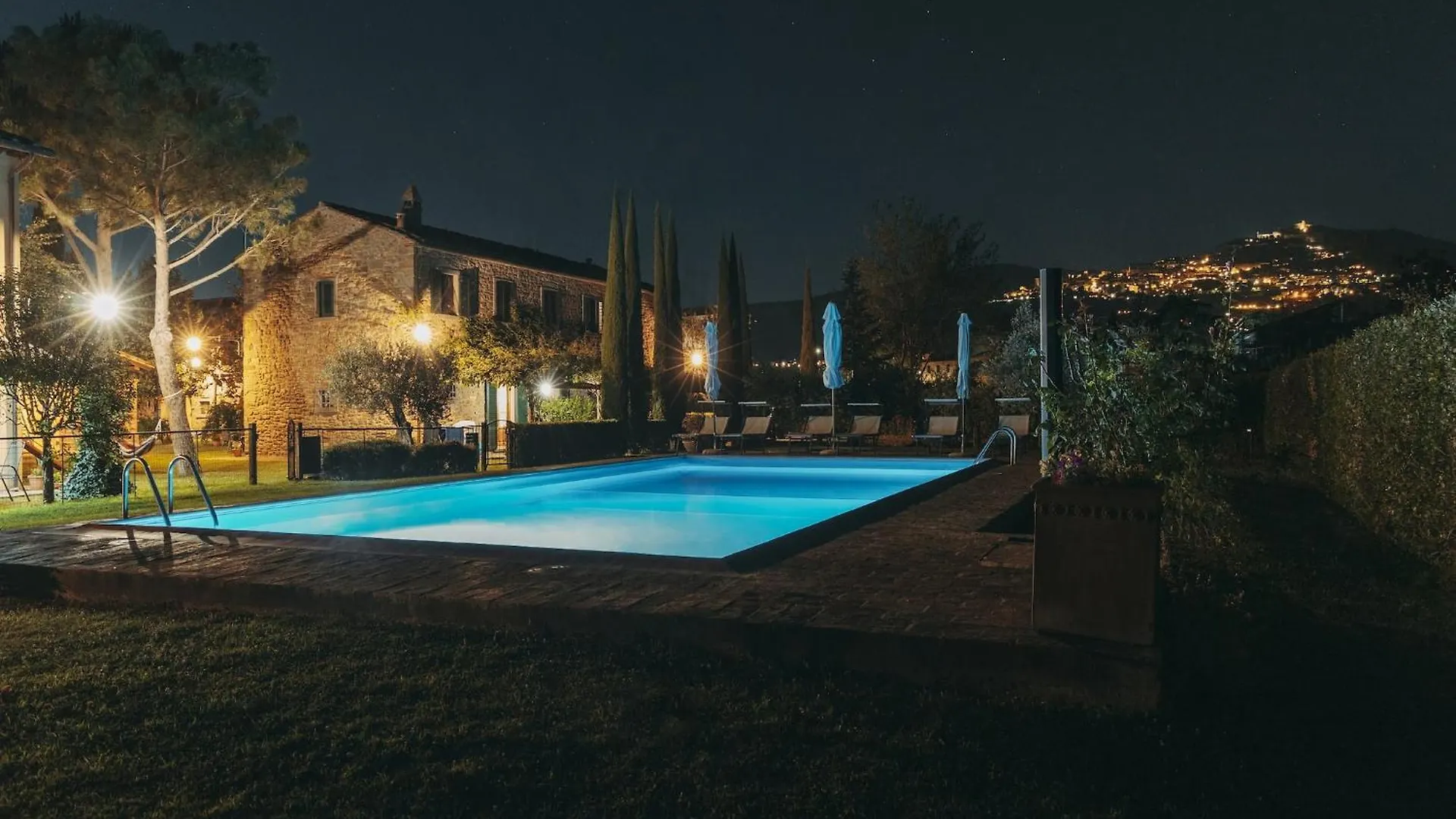 Rustic Farmhouse In Cortona With Swimming Pool Villa